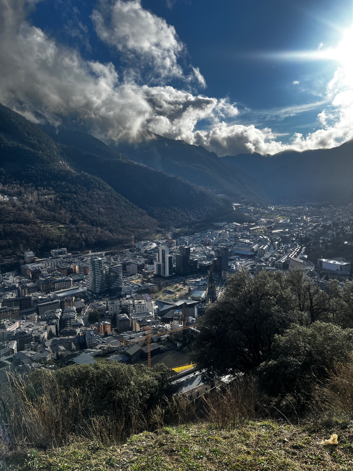 Andorra la Vella desde lo alto del valle