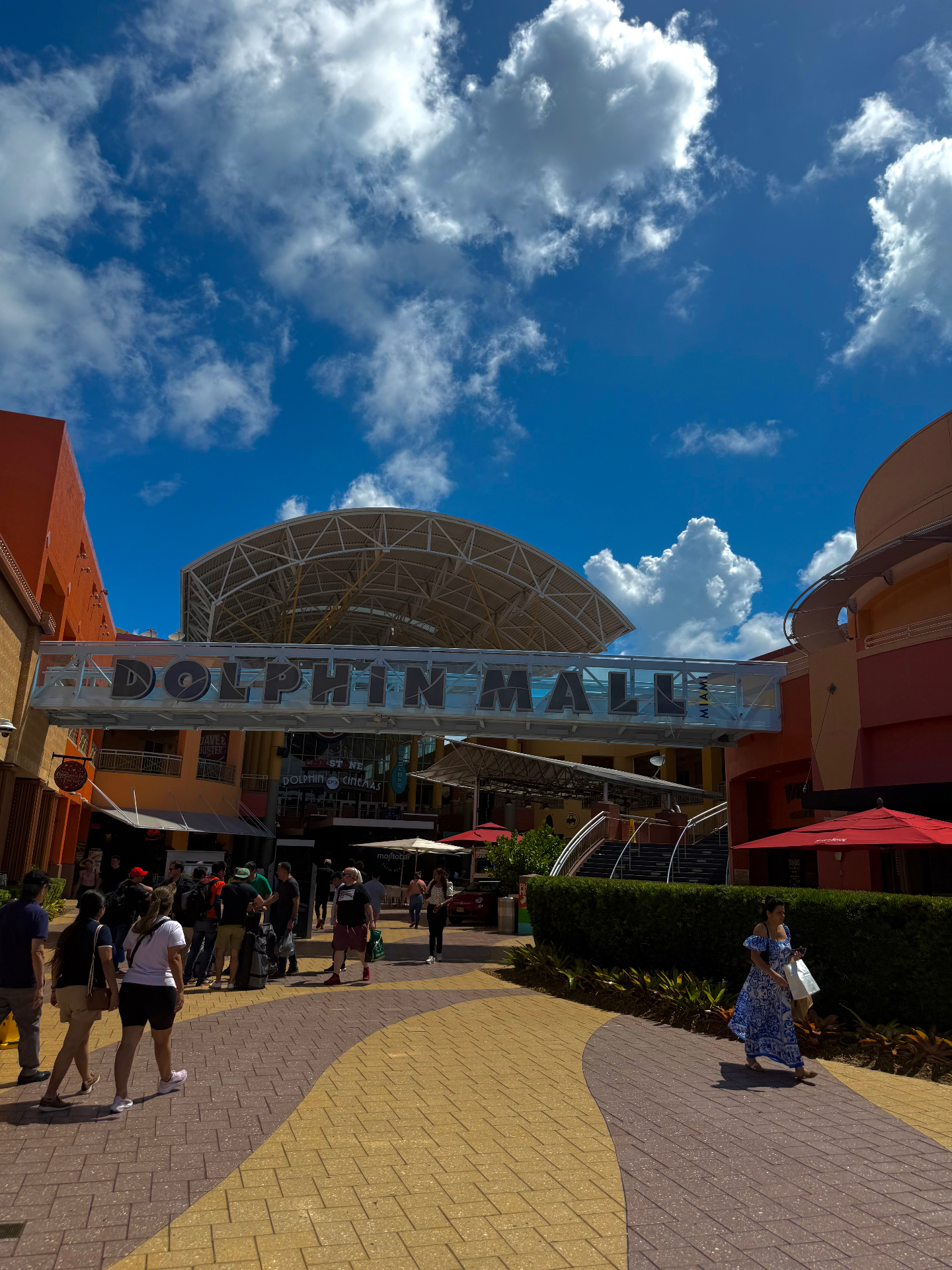 Entrada del Dolphin Mall, Miami