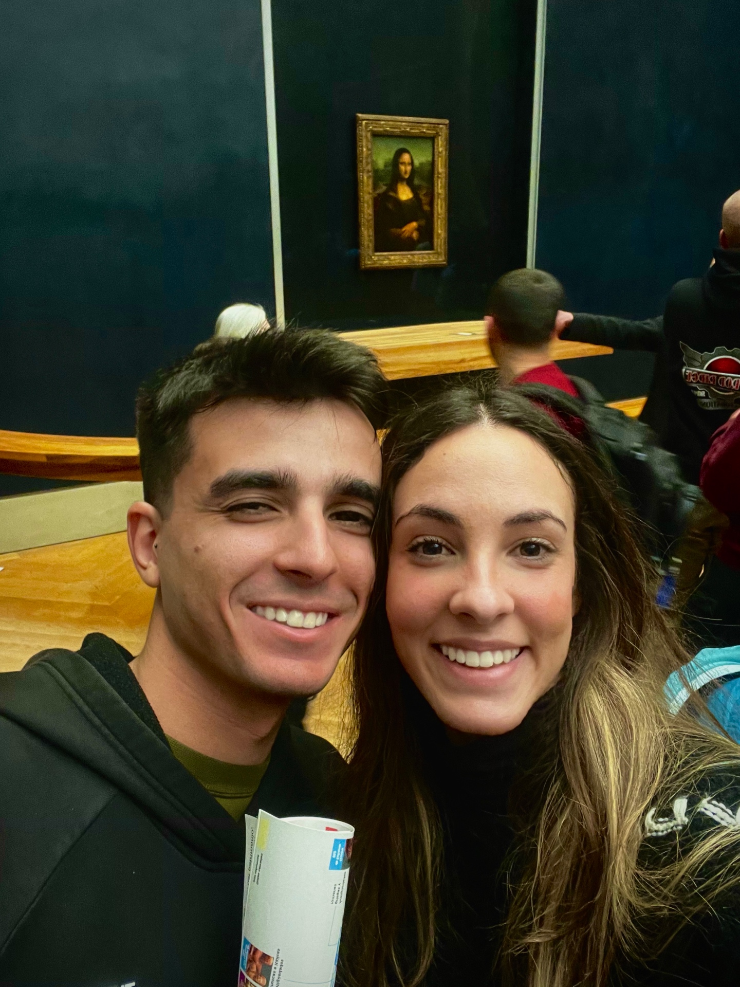 Frente a la Mona Lisa en el Louvre