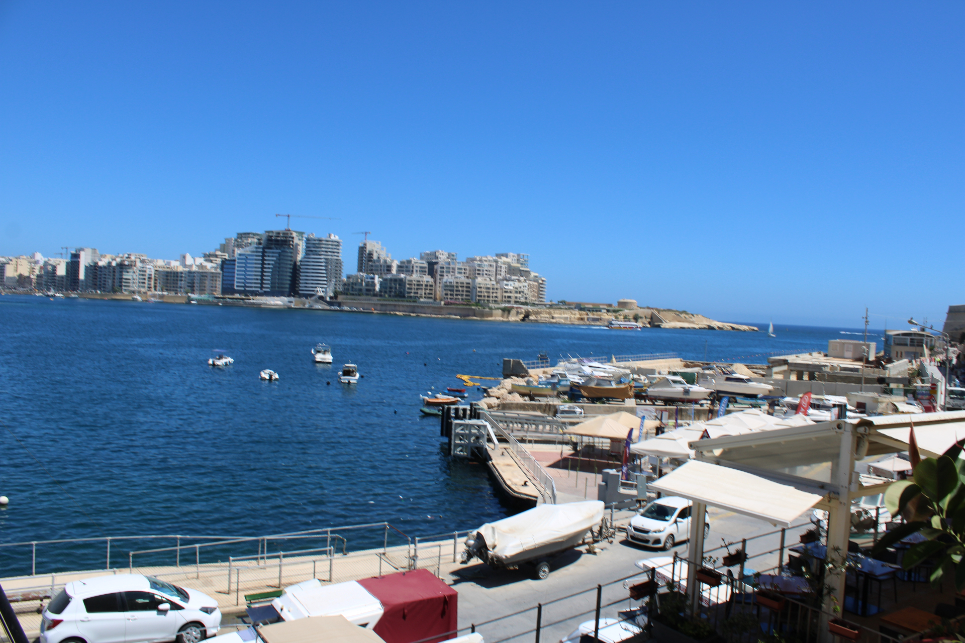Sliema al otro lado de Marsamxett Harbour